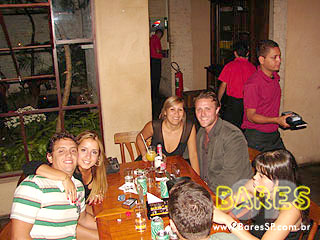 Quinta à noite no Paddock Bar e Gastronomia - Ação Adria Quinta à noite no Paddock Bar e Gastronomia - Ação Adria