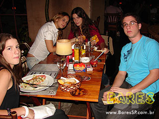 Quinta à noite no Paddock Bar e Gastronomia - Ação Adria Quinta à noite no Paddock Bar e Gastronomia - Ação Adria