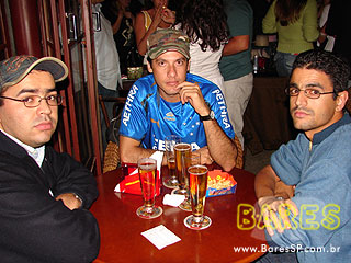 Quinta à noite no Paddock Bar e Gastronomia - Ação Adria Quinta à noite no Paddock Bar e Gastronomia - Ação Adria