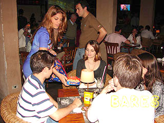 Quinta à noite no Paddock Bar e Gastronomia - Ação Adria Quinta à noite no Paddock Bar e Gastronomia - Ação Adria