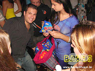 Noite animada no Pimenta Bar - Ação Adria Noite animada no Pimenta Bar - Ação Adria