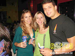 Noite animada no Pimenta Bar - Ação Adria Noite animada no Pimenta Bar - Ação Adria