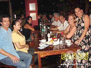 Noite de sábado animada no Magnólia Villa Noite de sábado animada no Magnólia Villa