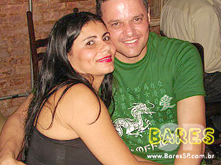 Noite de sábado animada no Magnólia Villa Noite de sábado animada no Magnólia Villa