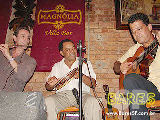 Noite de sábado animada no Magnólia Villa Noite de sábado animada no Magnólia Villa
