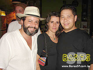 Noite de sábado animada no Magnólia Villa Noite de sábado animada no Magnólia Villa