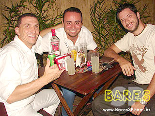 Happy Hour e música a vivo no Central Moema Happy Hour e música a vivo no Central Moema