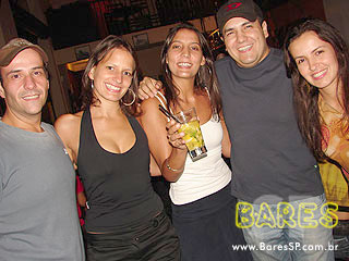 Happy Hour e música a vivo no Central Moema Happy Hour e música a vivo no Central Moema