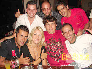 Happy Hour e música a vivo no Central Moema Happy Hour e música a vivo no Central Moema