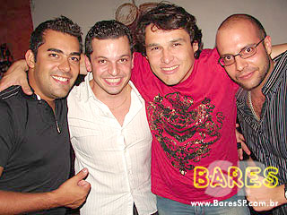 Happy Hour e música a vivo no Central Moema Happy Hour e música a vivo no Central Moema