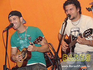 Noite animada no Esconderijo Bar Noite animada no Esconderijo Bar