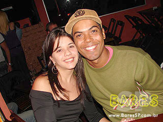 Noite animada no Esconderijo Bar Noite animada no Esconderijo Bar