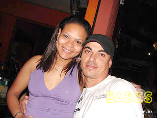 Noite animada no Esconderijo Bar Noite animada no Esconderijo Bar