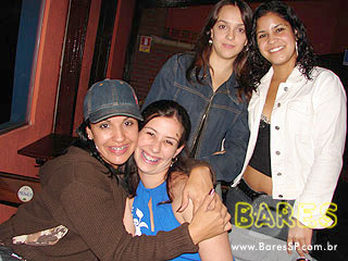 Noite animada no Esconderijo Bar Noite animada no Esconderijo Bar