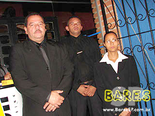 Noite animada no Esconderijo Bar Noite animada no Esconderijo Bar