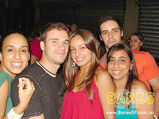 Saturday Nighty no Unha de Gato Saturday Nighty no Unha de Gato