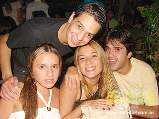 Saturday Nighty no Unha de Gato Saturday Nighty no Unha de Gato