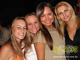 Grupo Nossa Poesia e Um Sonho a Mais na Cervejada Universitária do Kamaroty Music Grupo Nossa Poesia e Um Sonho a Mais na Cervejada Universitária do Kamaroty Music