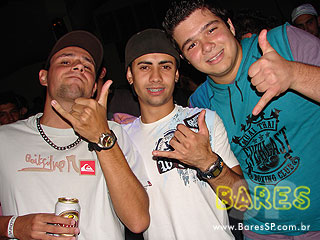 Grupo Nossa Poesia e Um Sonho a Mais na Cervejada Universitária do Kamaroty Music Grupo Nossa Poesia e Um Sonho a Mais na Cervejada Universitária do Kamaroty Music