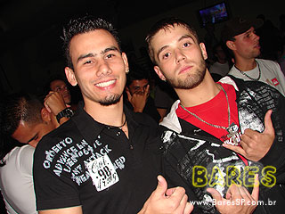 Grupo Nossa Poesia e Um Sonho a Mais na Cervejada Universitária do Kamaroty Music Grupo Nossa Poesia e Um Sonho a Mais na Cervejada Universitária do Kamaroty Music