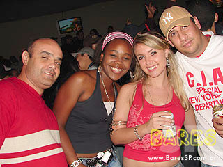 Grupo Nossa Poesia e Um Sonho a Mais na Cervejada Universitária do Kamaroty Music Grupo Nossa Poesia e Um Sonho a Mais na Cervejada Universitária do Kamaroty Music