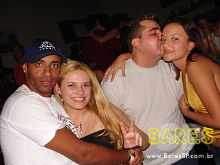 Grupo Nossa Poesia e Um Sonho a Mais na Cervejada Universitária do Kamaroty Music Grupo Nossa Poesia e Um Sonho a Mais na Cervejada Universitária do Kamaroty Music