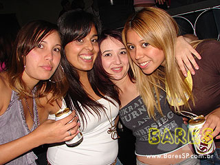 Grupo Nossa Poesia e Um Sonho a Mais na Cervejada Universitária do Kamaroty Music Grupo Nossa Poesia e Um Sonho a Mais na Cervejada Universitária do Kamaroty Music