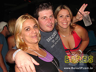 Grupo Nossa Poesia e Um Sonho a Mais na Cervejada Universitária do Kamaroty Music Grupo Nossa Poesia e Um Sonho a Mais na Cervejada Universitária do Kamaroty Music