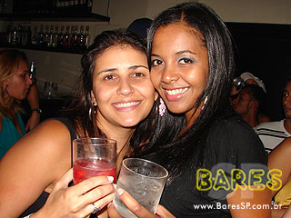 Grupo Nossa Poesia e Um Sonho a Mais na Cervejada Universitária do Kamaroty Music Grupo Nossa Poesia e Um Sonho a Mais na Cervejada Universitária do Kamaroty Music