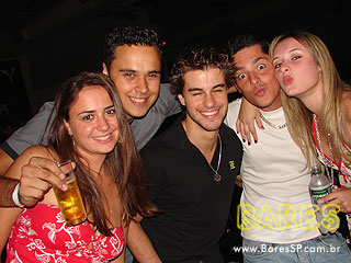 Grupo Nossa Poesia e Um Sonho a Mais na Cervejada Universitária do Kamaroty Music Grupo Nossa Poesia e Um Sonho a Mais na Cervejada Universitária do Kamaroty Music