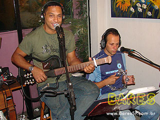 Noite animada no Gongo Bar Noite animada no Gongo Bar