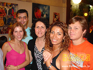 Noite animada no Gongo Bar Noite animada no Gongo Bar