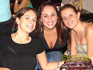 Noite animada no Gongo Bar Noite animada no Gongo Bar