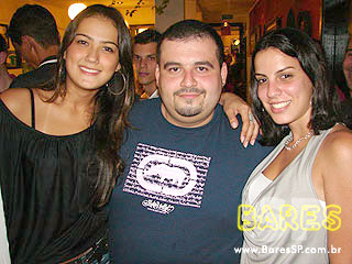 Noite animada no Gongo Bar Noite animada no Gongo Bar