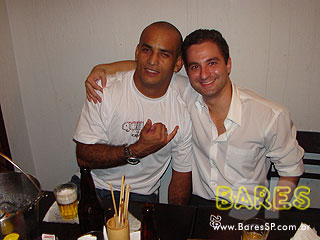 Noite animada no Gongo Bar Noite animada no Gongo Bar