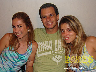 Noite animada no Gongo Bar Noite animada no Gongo Bar