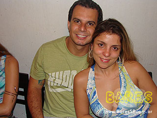 Noite animada no Gongo Bar Noite animada no Gongo Bar