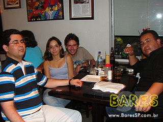 Noite animada no Gongo Bar Noite animada no Gongo Bar