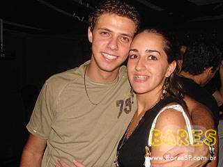 Noite de Hip Hop e House no Authentic 405 Noite de Hip Hop e House no Authentic 405