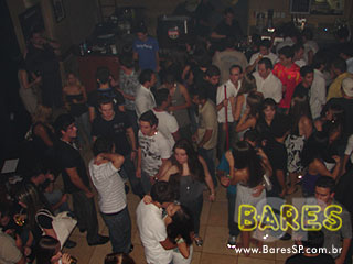 Noite de Hip Hop e House no Authentic 405 Noite de Hip Hop e House no Authentic 405