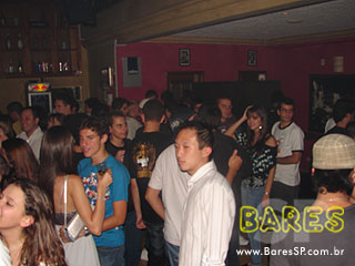 Noite de Hip Hop e House no Authentic 405 Noite de Hip Hop e House no Authentic 405