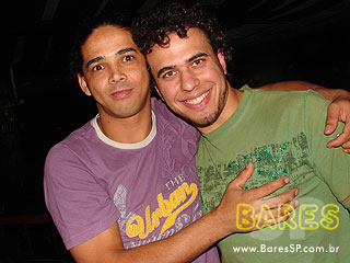 Noite animada no Authentic Noite animada no Authentic