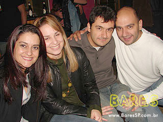 Noite animada no Authentic Noite animada no Authentic