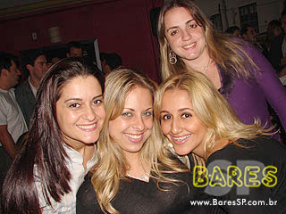 Noite animada no Authentic Noite animada no Authentic