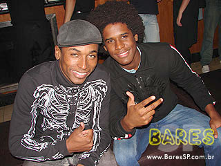 Noite animada no Authentic Noite animada no Authentic