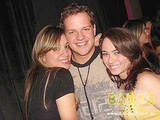 Noite animada no Authentic Noite animada no Authentic