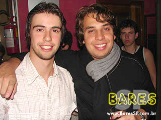 Noite animada no Authentic Noite animada no Authentic