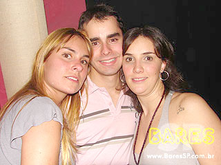 Noite animada no Authentic Noite animada no Authentic