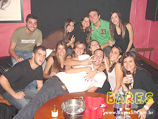 Noite animada no Authentic Noite animada no Authentic