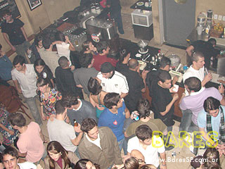 Noite animada no Authentic Noite animada no Authentic